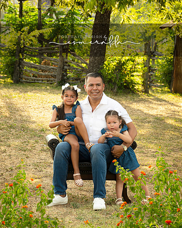 Family Portraits outdoors Portrait Design by Esmeralda 1_DSC6154